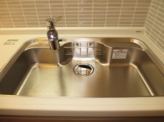 カウンター付のシステムキッチン