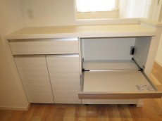 カウンター付のシステムキッチン