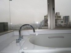 ガラス貼りのバスルーム　絶景です！