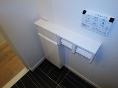 ウォシュレット付のトイレ