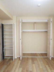 約6.5帖の洋室　収納