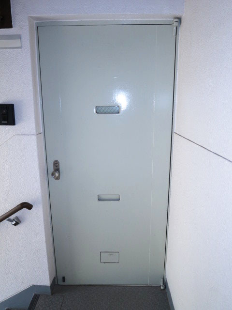 大久保マンション　玄関ドア