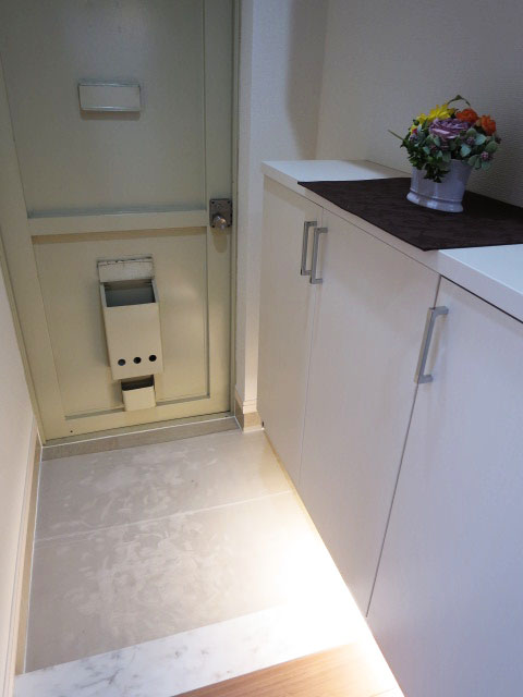 収納たっぷりの玄関