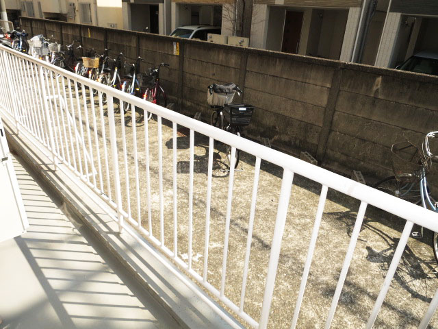 リビングからバルコニーに