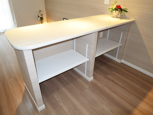 カウンター付のシステムキッチン