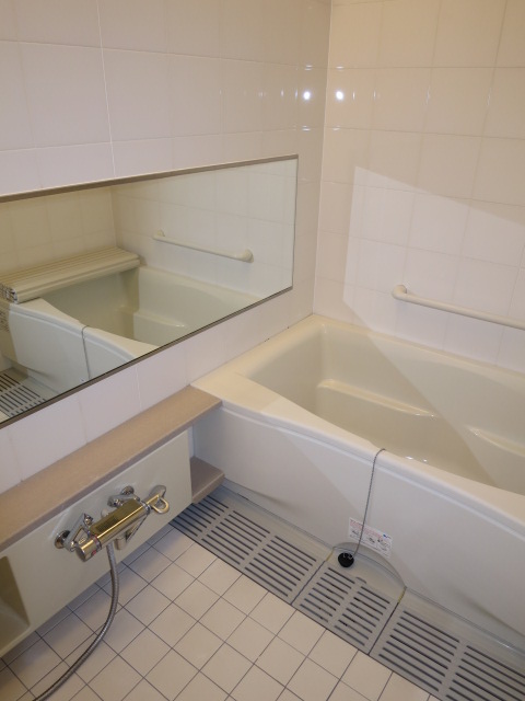 タイル貼りのバスルーム