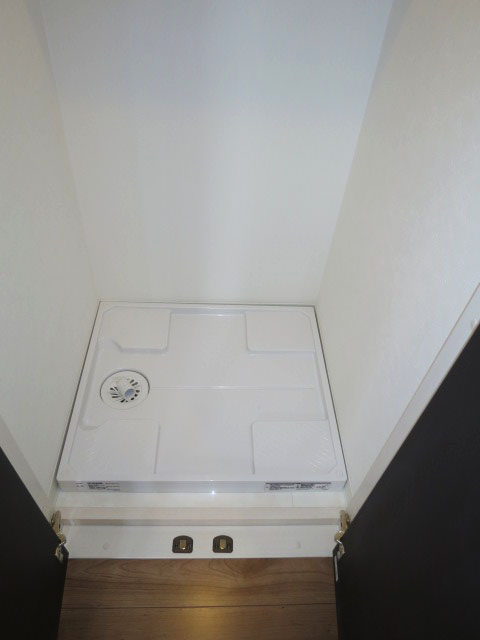 シャトレー渋谷　リビングの一角に洗濯機置き場