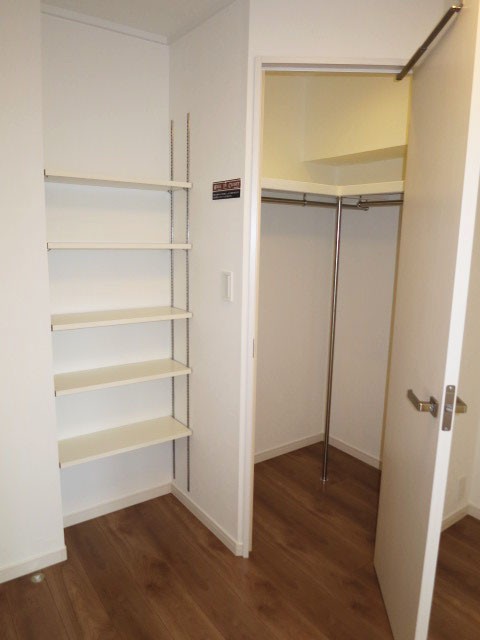 シャトレー渋谷　約5.5帖の洋室収納