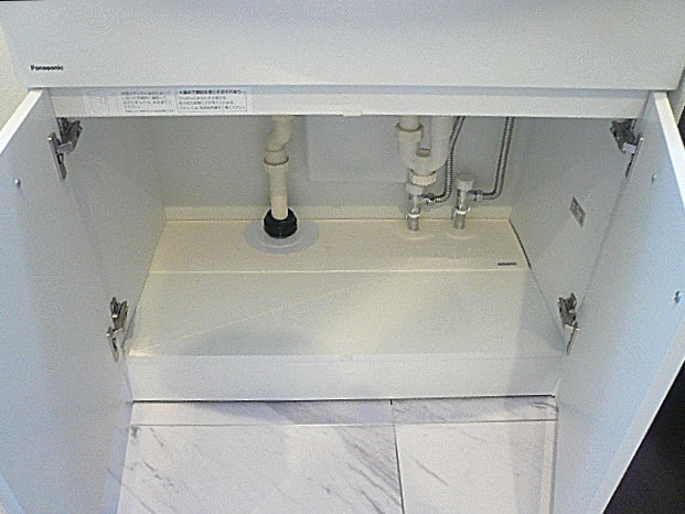 ビラ自由ヶ丘　洗面台収納