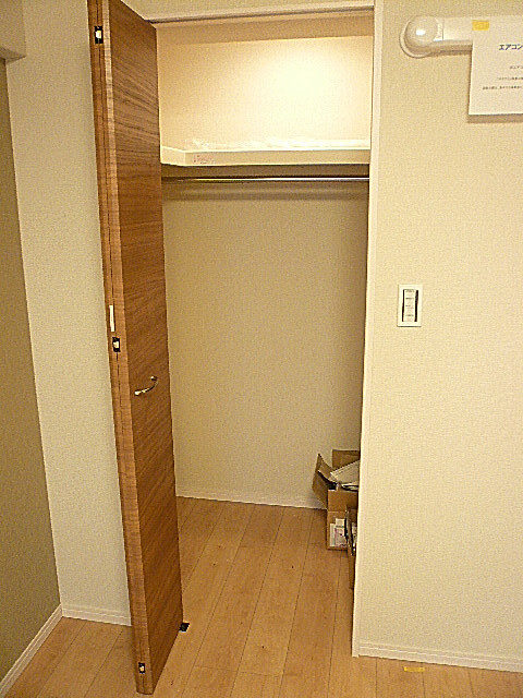 洋室5.8帖　クローゼット