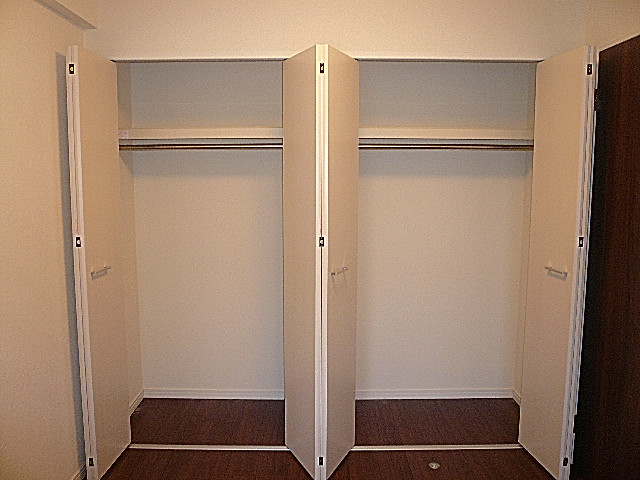 多摩川芙蓉ハイツ　洋室6.6帖のクローゼット