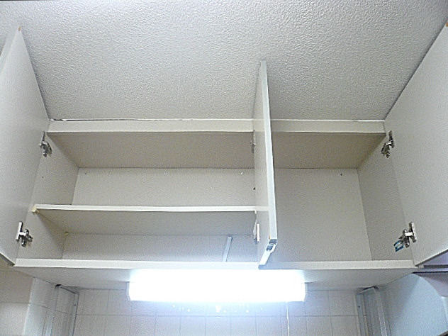 六本木グランドール　吊戸棚