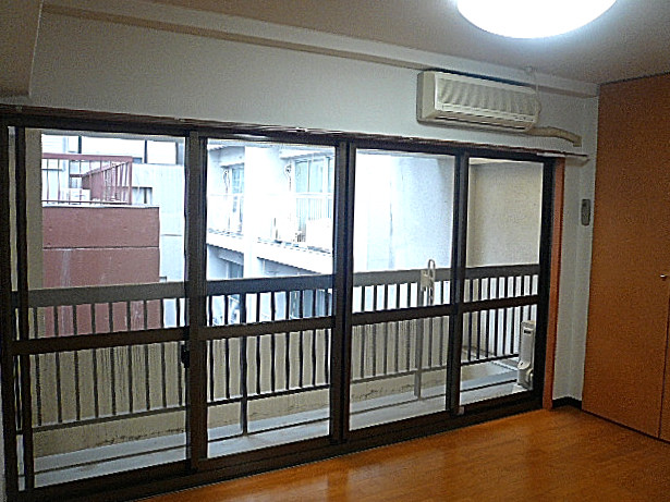 六本木グランドール　洋室窓