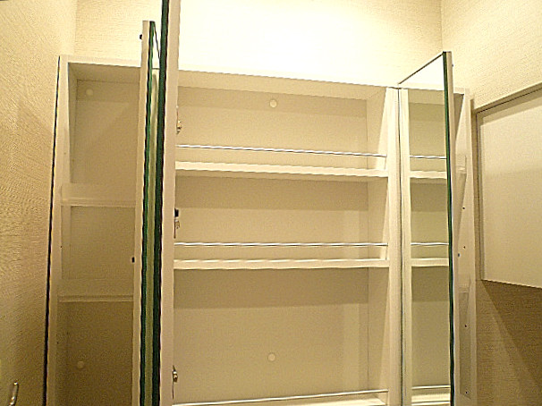 ライオンズマンション広尾第2　ミラーキャビネット