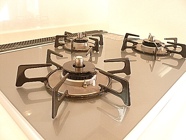 ライオンズマンション広尾第2　3口コンロ