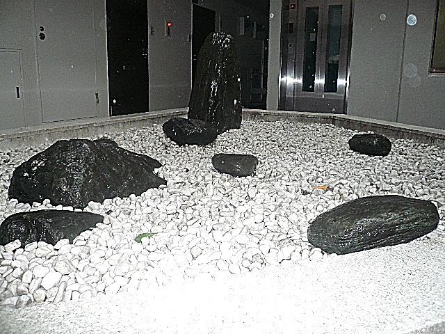 ライオンズマンション白金第2　エントランス内