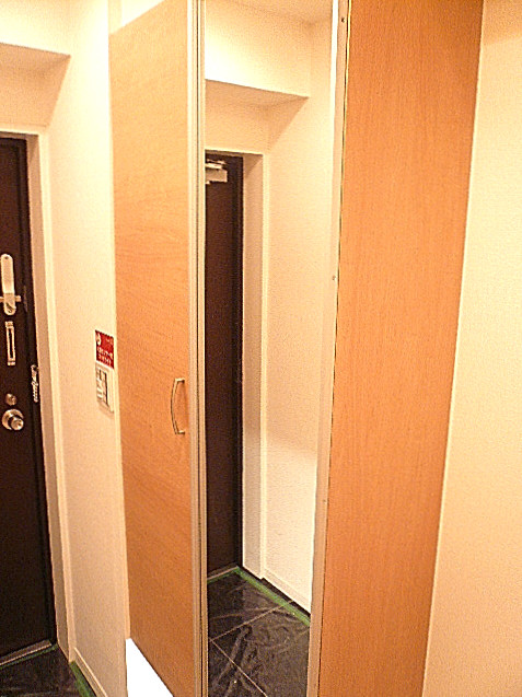 ライオンズマンション白金第2　トールサイズの玄関収納