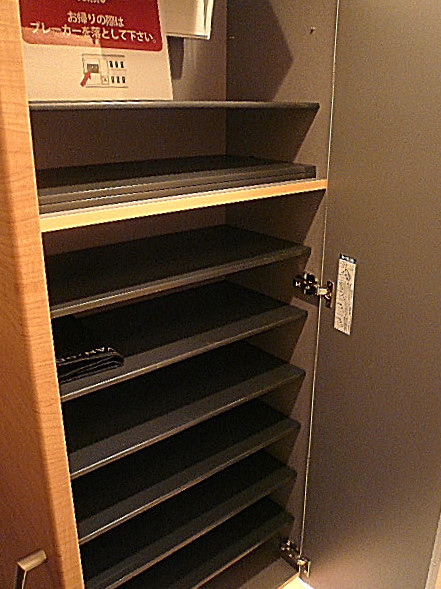 ライオンズマンション白金第2　トールサイズの玄関収納