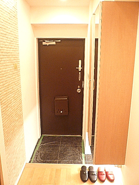 ライオンズマンション白金第2　広々とした玄関ホール