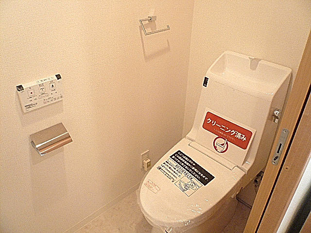 ライオンズマンション白金第2　ウォシュレット付トイレ