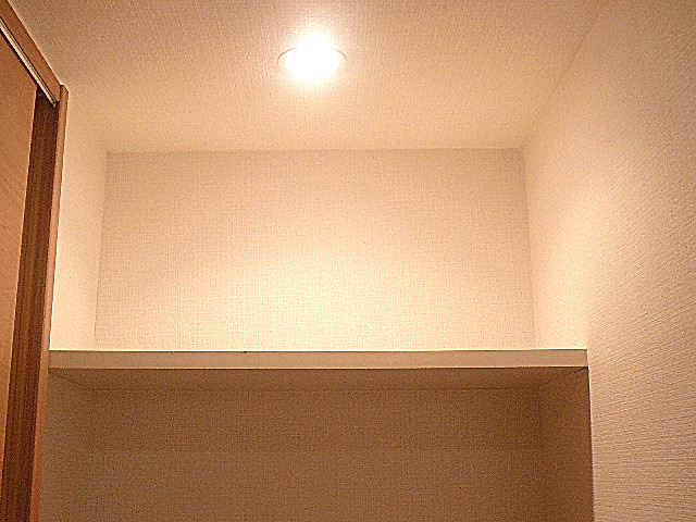 ライオンズマンション白金第2　洗濯機置き場　棚