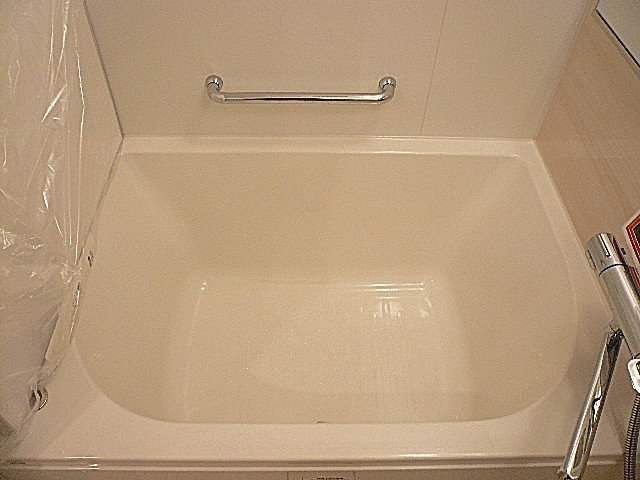 ライオンズマンション白金第2　手すり付き浴槽