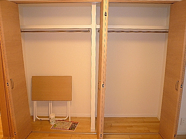 ライオンズマンション白金第2　洋室5.0帖　クローゼット