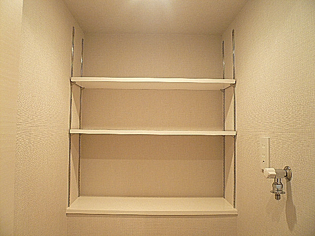 洗濯機置き場　収納棚