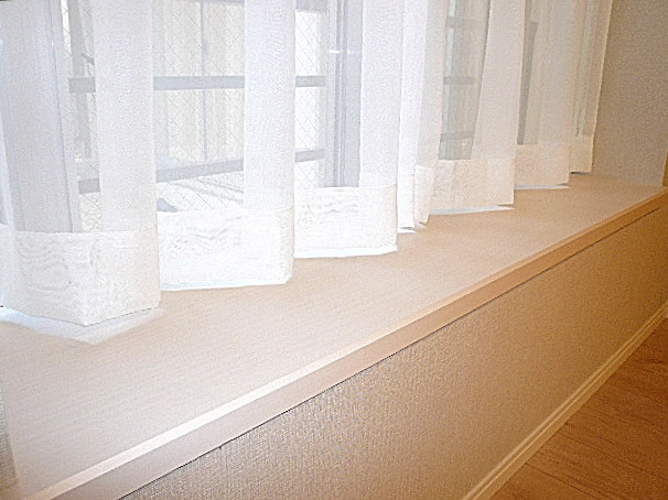 洋室6.3帖　大きな出窓