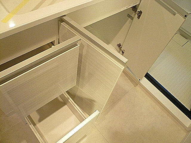 ジェイパーク目黒東山　洗面化粧台収納