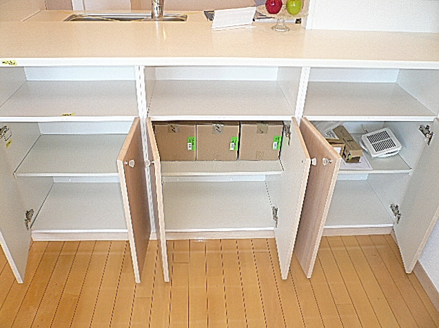 カウンター　収納