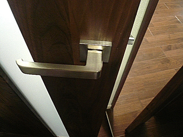 六本木ハイツ　ＬＤＫへの扉　801