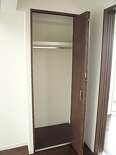 六本木ハイツ　洋室5.6帖　クローゼット　801