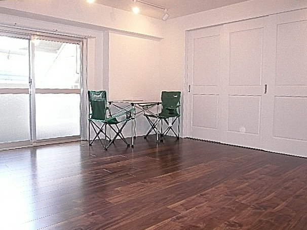 マンション池尻　LDK14.6帖