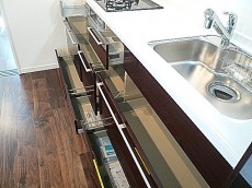 マンション池尻　キッチン　収納