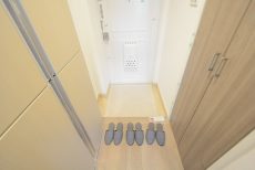 ハヤマビル 玄関 ハヤマビル 玄関