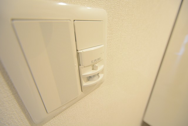 秀和若林レジデンス 玄関