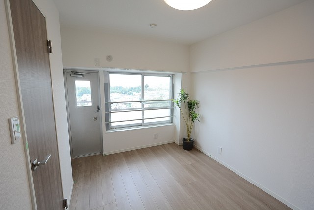 ハヤマビル 　洋室①