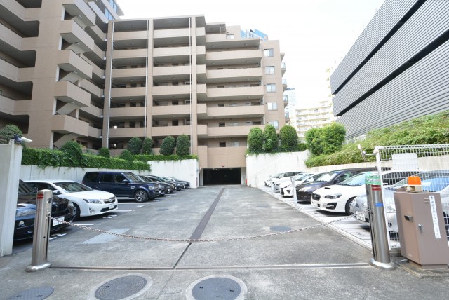 パークハイム中野坂上 駐車場