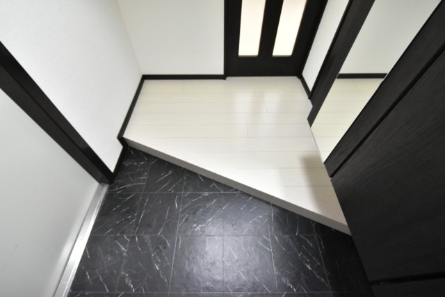 ニューライフ西早稲田 玄関