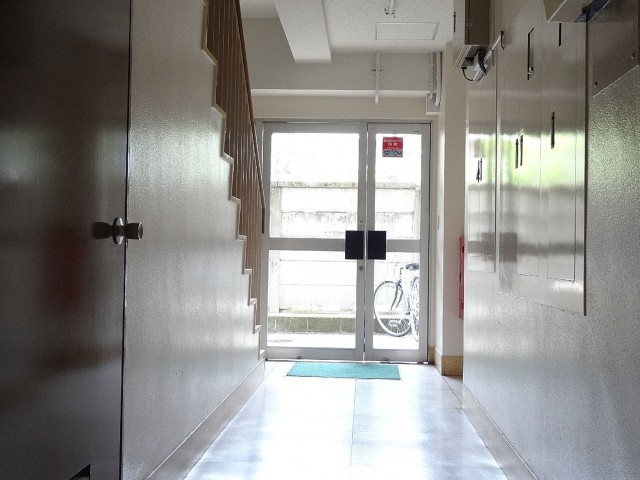 1階エレベーターホール