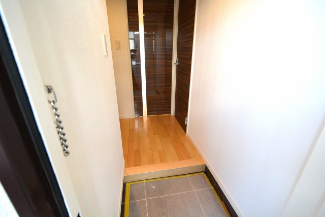 ライオンズマンション上馬　玄関中