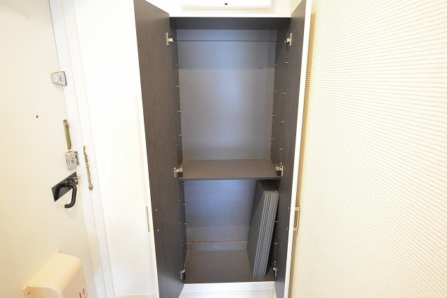 メイゾン西麻布　シューズボックス内404