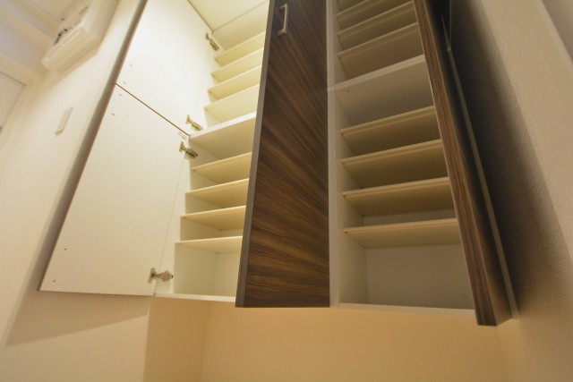 ライオンズマンション上馬　シューズボックス収納