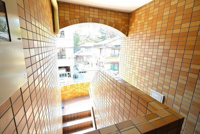 南青山グリーンヒルハウス　階段