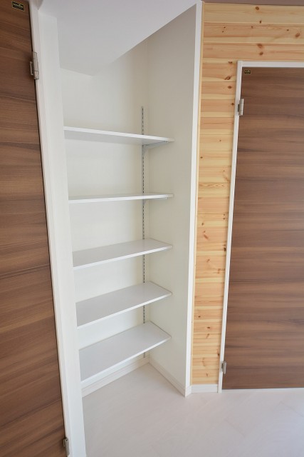 メイゾン西麻布　リビング収納404