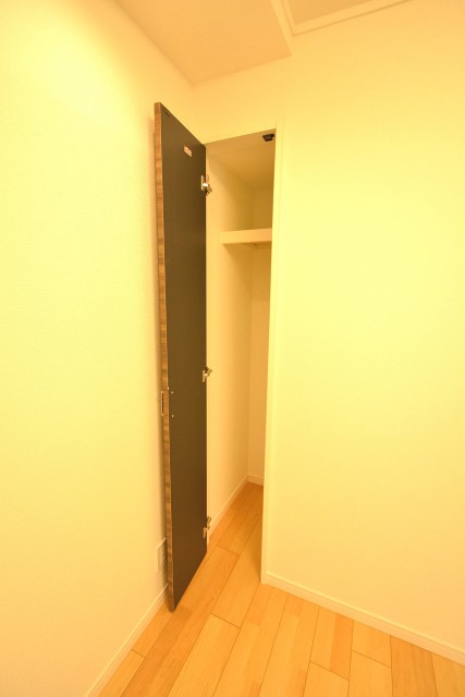 ライオンズマンション上馬　洋室1　収納