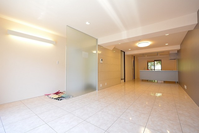 南青山グリーンヒルハウス　リビングダイニングキッチン