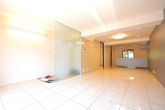 南青山グリーンヒルハウス　リビングダイニングキッチン