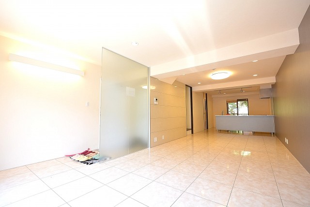 南青山グリーンヒルハウス　リビングダイニングキッチン